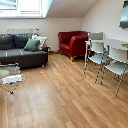 3-Bedroom Apartment In Rajhrad, With Kitchen, 2 Bathrooms, Parking Exterior photo