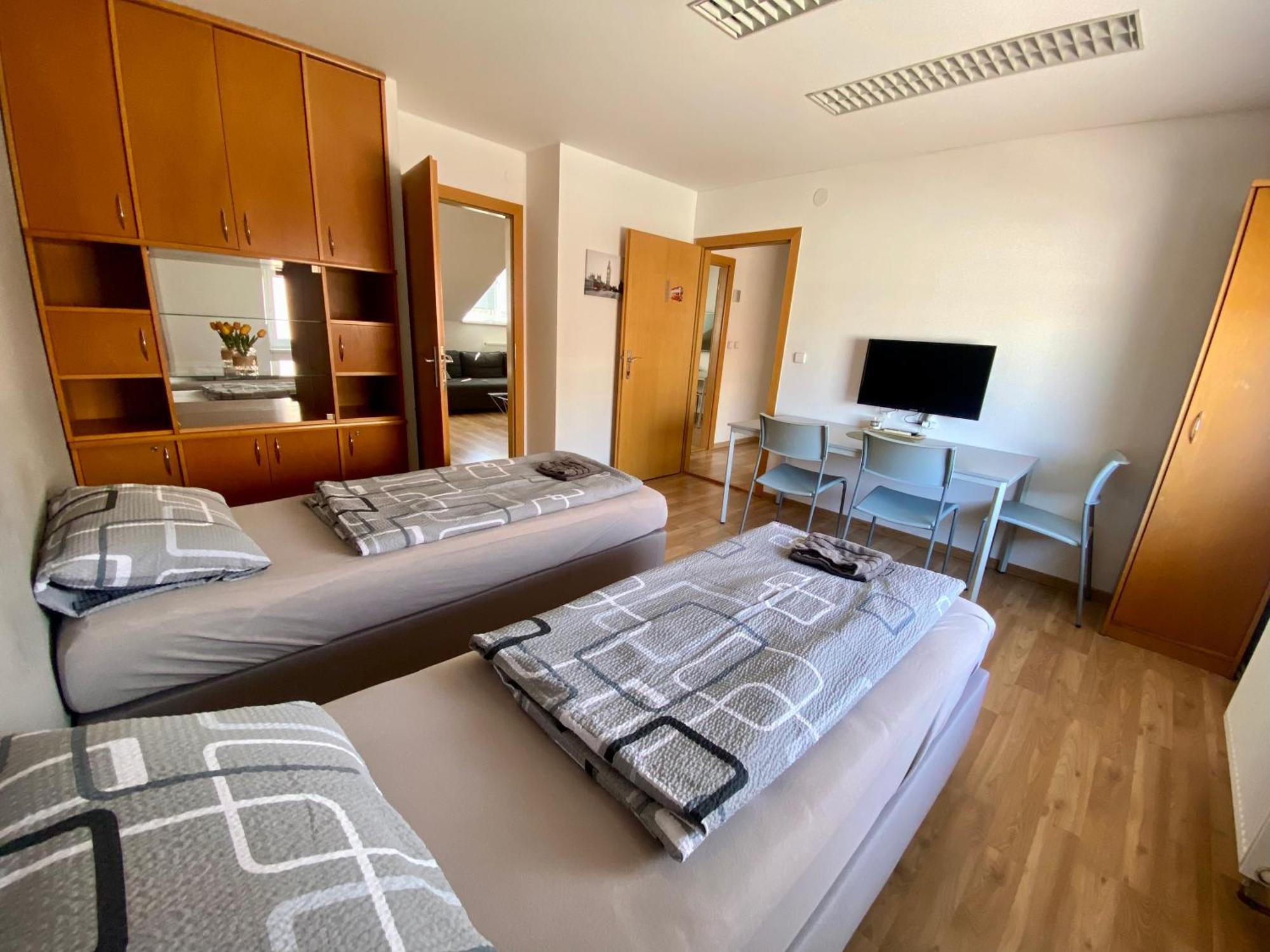 3-Bedroom Apartment In Rajhrad, With Kitchen, 2 Bathrooms, Parking Exterior photo