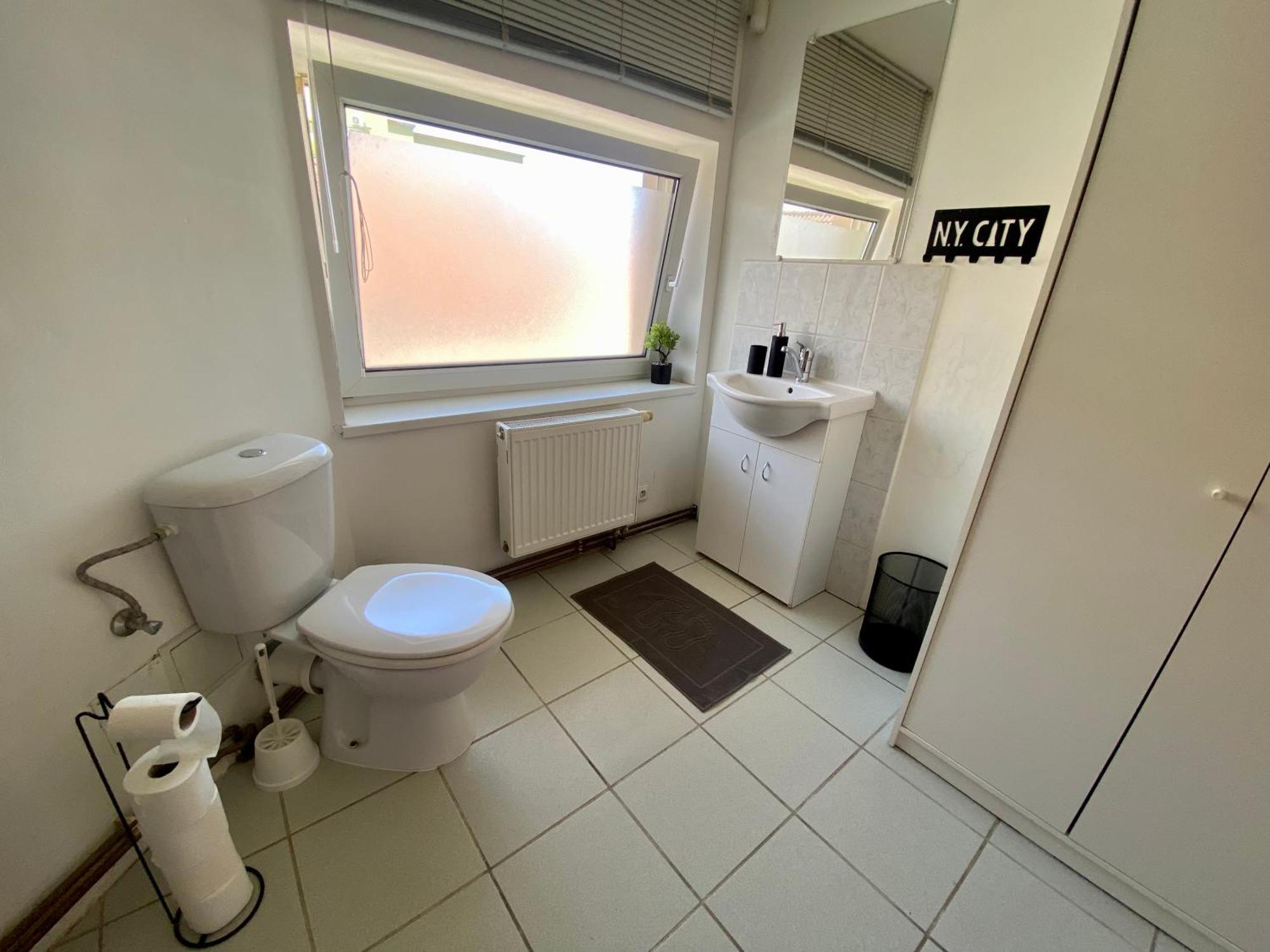 3-Bedroom Apartment In Rajhrad, With Kitchen, 2 Bathrooms, Parking Exterior photo
